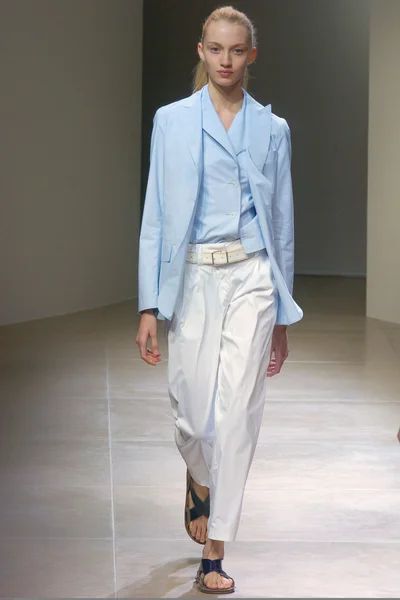 Look 8